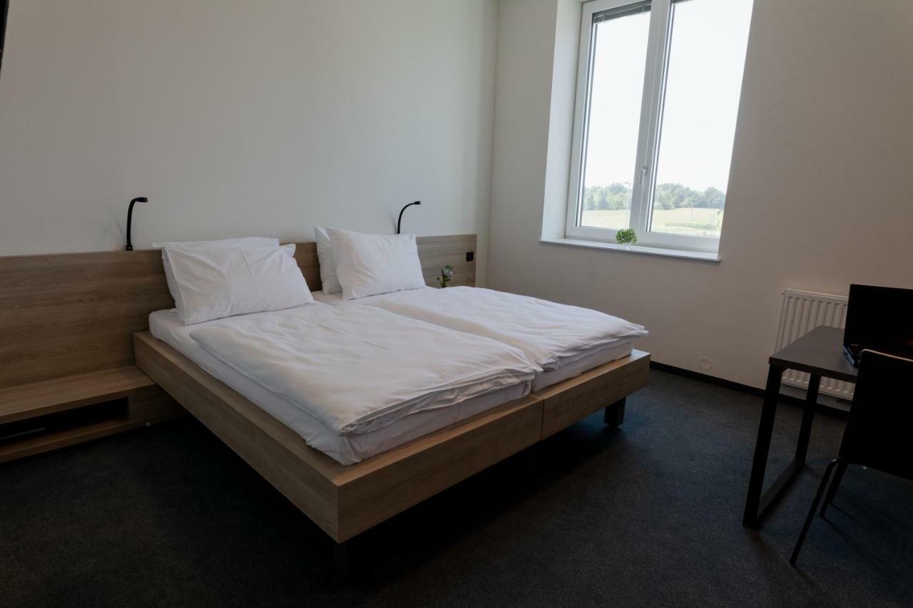 Tt-Rooms - Kontaktlos Mit Self Check-In I Free Parking Graz Ngoại thất bức ảnh